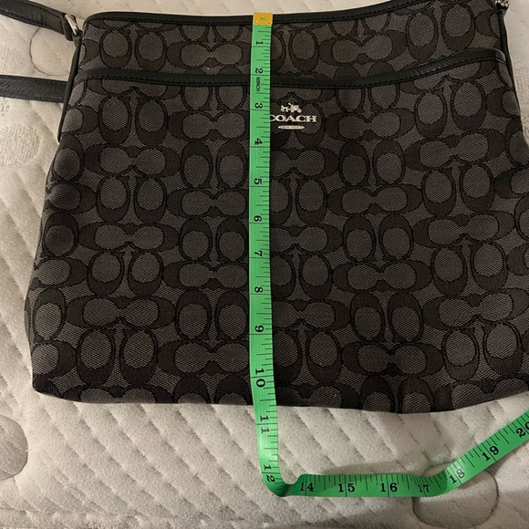 Coach - Picture 7 of 7